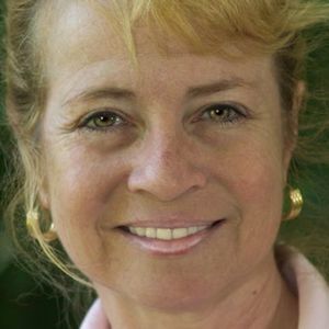 Meet your Posher, Deedee